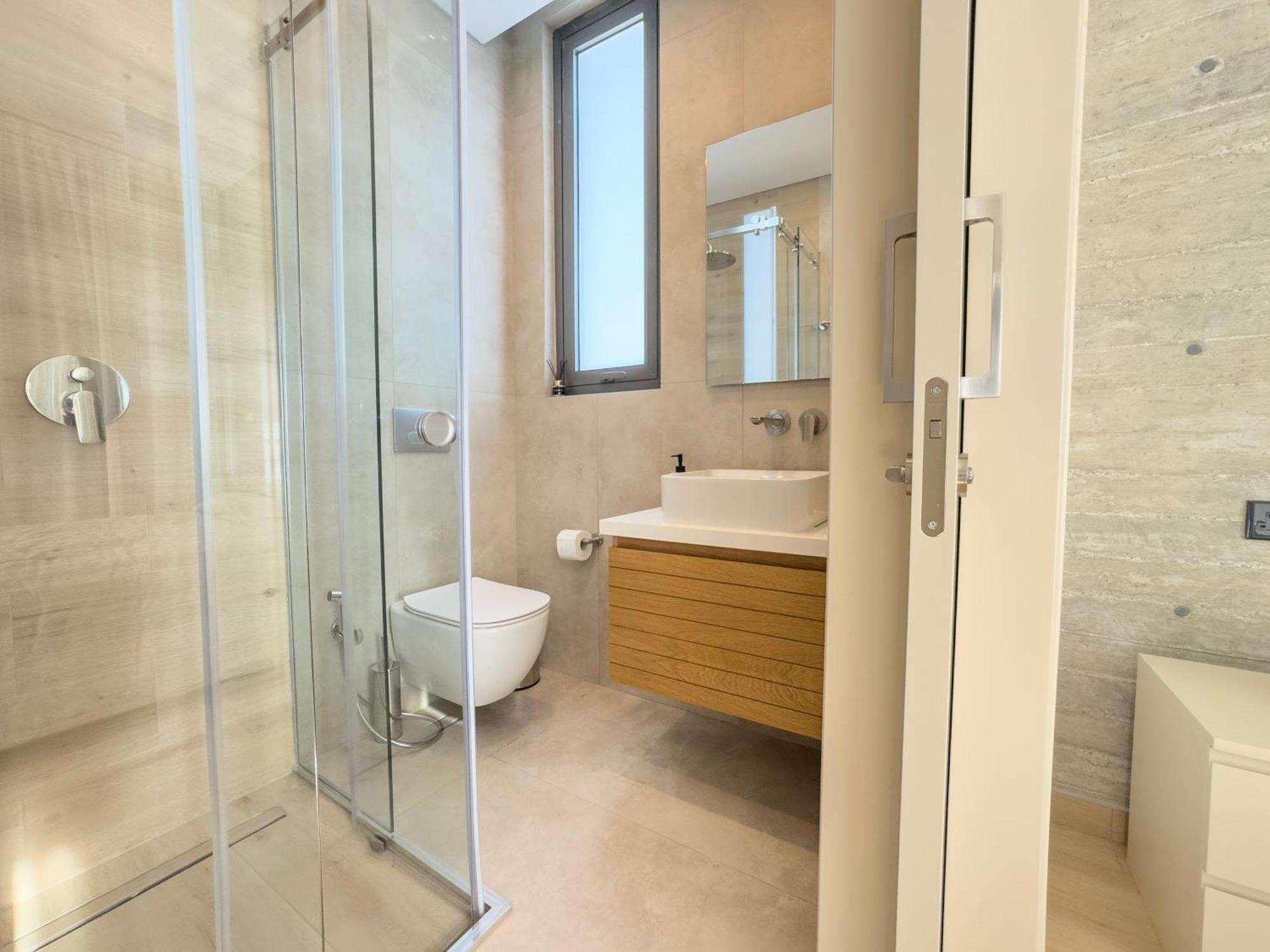 Malberry Park 303 - Modern 2 Bedroom With Pool, Gym, Jaccuzi * Paphos